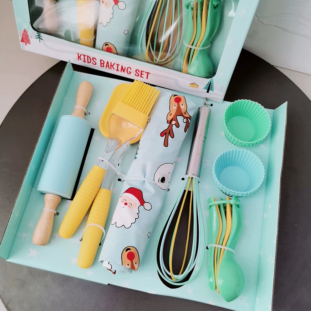 16 Piece Baking Set for Kids! (Shipping not included)