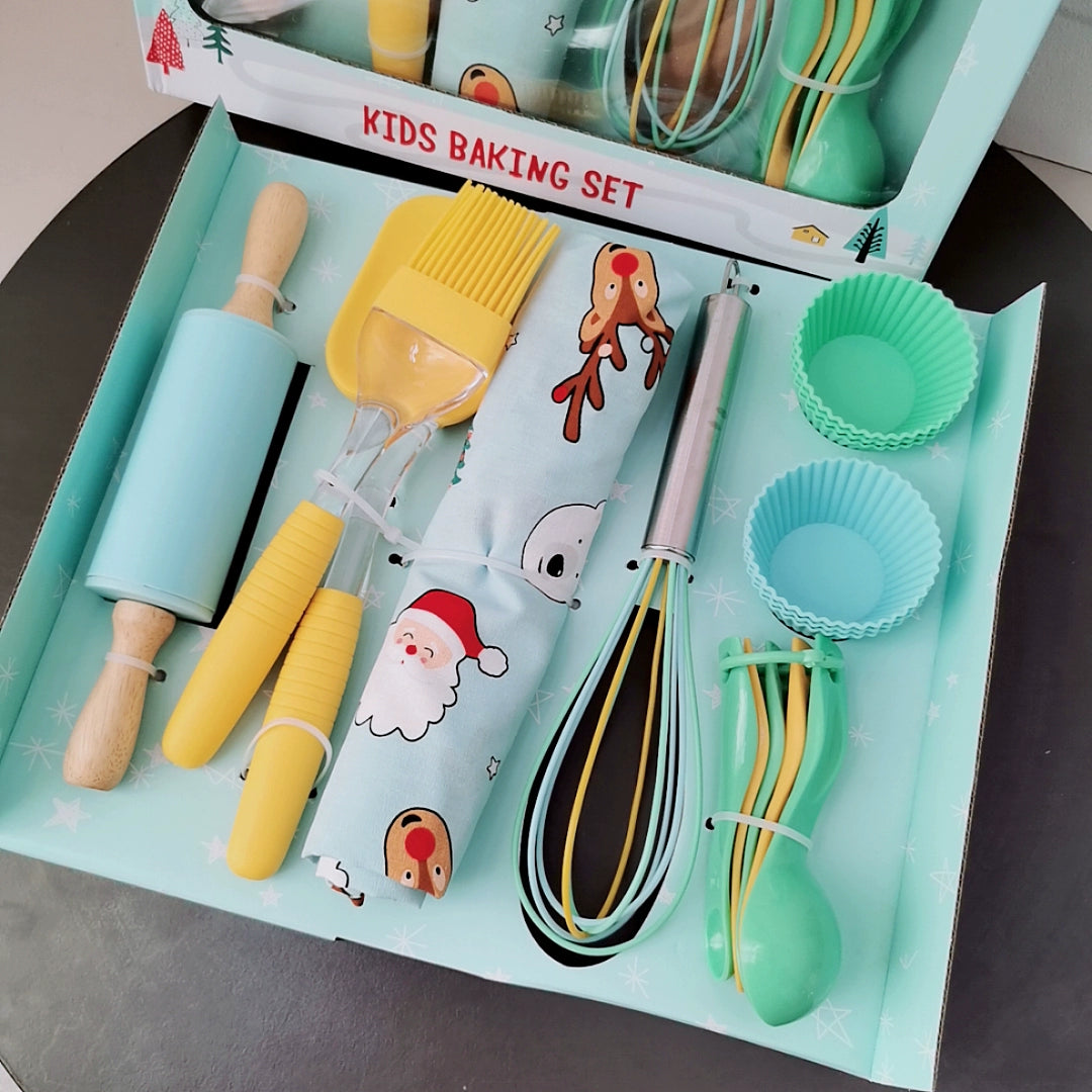 16 Piece Baking Set for Kids! (Shipping not included)