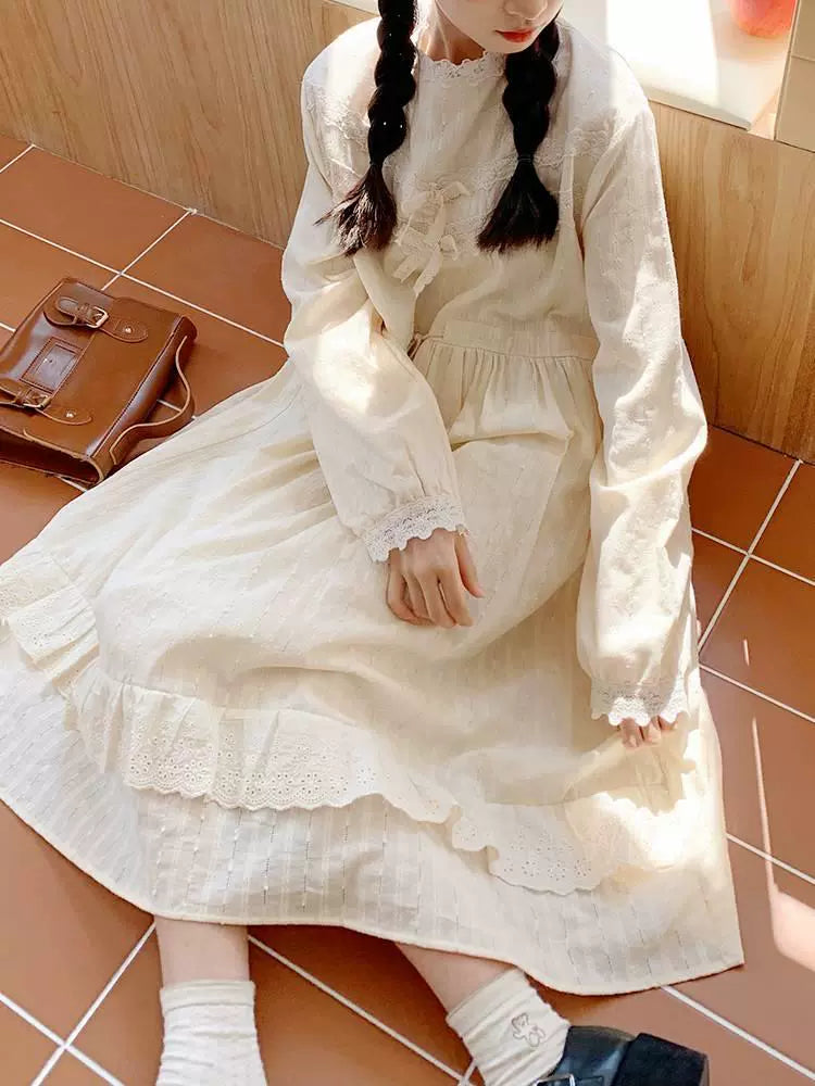 Japanese lace wide dress (Shipping not included).